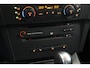 BMW 3-Serie 325xi xDrive Panorama / Opendak / Navigatie / Cruise / PDC / Bluetooth