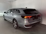 Volkswagen Passat Variant 1.5 eHybrid Business / AUTOMAAT/ TREKHAAK/ ERGO ACTIVE/ ACC/ STUUR+STOELVERWARM./ PARK.SENSOR.V+A/ CAMERA/ DODE HOEK/ HEAD-UP/ APP-CONNECT/ DAB/ CLIMA/ NAVI/ LED/ 17'' LMV