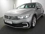 Volkswagen Passat Variant 1.4 TSI PHEV GTE Business | SOH 95% | Zwenkhaak | Matrix | Virtual | Leer | Zwarte hemel |