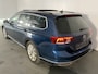 Volkswagen Passat Variant 1.4 TSI PHEV GTE / AUTOMAAT/ PANO/ DCC/ PARK.SENSOR.V+A/ 360 CAMERA/ ERGO COMFORT/ ACC/ HEAD-UP/ DODEHOEK/ ELEK.KLEP/ STOELVERWARM./ APP-CONNECT/ NAVI/ CLIMA/ DAB/ LED/ 18'' LMV