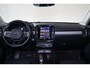 Volvo XC40 B3 Plus Dark - Panorama/schuifdak - IntelliSafe Assist & Surround - 360º Camera - Harman/Kardon audio - Adaptieve LED koplampen - Verwarmde voorstoelen & stuur - Parkeersensoren voor & achter - Elektr. bedienb. voorstoelen met geheugen links - Draadloze tel. lader - Extra getint glas - 18' LMV