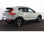 Volvo XC40 B3 Plus Dark - Panorama/schuifdak - IntelliSafe Assist & Surround - 360º Camera - Harman/Kardon audio - Adaptieve LED koplampen - Verwarmde voorstoelen & stuur - Parkeersensoren voor & achter - Elektr. bedienb. voorstoelen met geheugen links - Draadloze tel. lader - Extra getint glas - 18' LMV