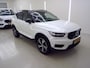 Volvo XC40 1.5 T5 Recharge R-Design | Trekhaak | Pannoramadak | PDC V+A en Camera | Adaptive Cruiscontrol | Stoel + Stuurverwarming | Extra Getint Glas |