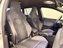 Volkswagen Golf Variant 1.5 eTSI R-Line Business | LED | CAR PLAY | ELEKT. ACHTERKLEP |