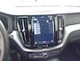 Volvo XC60 2.0 T8 Plug-in hybrid AWD Ultra Black Edition | Luchtvering | PDC V+A en 360 camera | Trekhaak | Panoramadak | Stoel + Stuurverwarming | Extra Getint Glas |