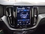 Volvo XC60 2.0 T8 Plug-in hybrid AWD Ultra Black Edition | Luchtvering | PDC V+A en 360 camera | Trekhaak | Panoramadak | Stoel + Stuurverwarming | Extra Getint Glas |