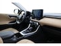 Toyota RAV4 2.5 Hybrid AWD Executive | Trekhaak | Leder | Stoelverwarming | JBL | Dodehoek detectie | Apple Carplay / Android Auto | Adaptive Cruise | Parkeersensoren voor/achter | Camera | Full LED | Keyless | 18 inch