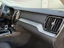 Volvo V60 T6 Plug-in hybrid AWD Essential Bright | Leder | Trekhaak | Adaptieve Cruise | All Season banden