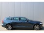 Volvo V60 T6 Plug-in hybrid AWD Essential Bright | Leder | Trekhaak | Adaptieve Cruise | All Season banden