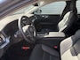 Volvo V60 T6 Plug-in hybrid AWD Essential Bright | Leder | Trekhaak | Adaptieve Cruise | All Season banden