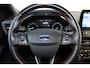 Ford Focus Wagon 1.0-125pk EcoBoost ST-Line AUTOMAAT ! Heel erg nette en goed onderhouden Ford Focus ST-Line wagon automaat. Volautm. airco dual, stoel-, stuur- en voorraamverw., camera, trekhaak, navigatie, telefoonvoorb., LM wln, cruise cntrl, skiluik etc., etc....