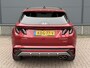 Hyundai Tucson 1.6 T-GDI PHEV N Line Sky 4WD Automaat / Accu SOH 100% / Dealer onderhouden / Stuur- Stoel & Achterbankverwarming / Trekgewicht 1350 kg / Elektrische achterklep / Glazen schuif- en kanteldak / Rondomzicht camera / Adaptief cruise control /