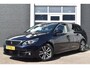 Peugeot 308 SW PureTech 130pk Tech Edition | Navigatie | Apple Carplay & Android Auto | Airco ECC | Adaptieve Cruise control | Trekhaak afneembaar | Dodehoek Detectie | Lichtmetalen Velgen | Isofix Bevestigingspunten | Zeer Compleet!!
