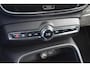 Volvo XC40 Recharge P8 AWD R-Design | Trekhaak | Stoel/Stuurverwarming |