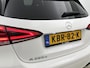 Mercedes-Benz A-klasse 250 e AMG Plug-In Hybride | Nightpakket | Sfeerverlichting | Rij-assistentiepakket | Navigatie | Inclusief 24 maanden Mercedes-Benz Certified garantie voor Europa.