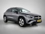 Mercedes-Benz GLA 180 Star Edition Luxury Line | Night pakket | Panorama schuifdak | Lederlook zwart Artico | Privacy Glass | Keyless Entry | Inclusief 24 maanden MB Certified garantie voor Europa.