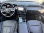 Hyundai Tucson 1.6 T-GDI PHEV Premium Sky 4WD Automaat / Panoramadak / Dealer onderhouden / 1e eigenaar / 1.350 kg trekgewicht / Lederen Bekleding / Stoelverwarming & Stoelventilatie / Elektr. Stoelen / Navigatie / Camera 360° / Adaptieve Cruise / Apple Carplay/Android Auto /