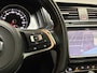 Volkswagen Golf 1.4 TSI GTE 204Pk Automaat (SCHUIFDAK, APPLE CARPLAY, CAMERA, LEDER, STOELVERWARMING, SPORTSTOELEN, GETINT GLAS, ADAPTIVE CRUISE, NIEUWSTAAT)