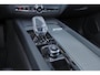 Volvo XC60 T8 Recharge AWD Plus Dark - Luchtvering - Panorama/schuifdak - IntelliSafe Assist & Surround - 360º Camera - Harman/Kardon audio - Adaptieve LED koplampen - Verwarmde voorstoelen, stuur & achterbank - Parkeersensoren voor & achter - Elektr. bedienb. voorstoelen met geheugen - Draadloze tel. lader - Extra getint glas - 21' LMV