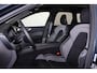 Volvo XC60 T8 Recharge AWD Plus Dark - Luchtvering - Panorama/schuifdak - IntelliSafe Assist & Surround - 360º Camera - Harman/Kardon audio - Adaptieve LED koplampen - Verwarmde voorstoelen, stuur & achterbank - Parkeersensoren voor & achter - Elektr. bedienb. voorstoelen met geheugen - Draadloze tel. lader - Extra getint glas - 21' LMV