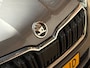 Skoda Kamiq 1.0 TSI Sportline Automaat (RS KUIPSTOELEN, VIRTUAL COCKPIT, APPLE CARPLAY, GROOT NAVI, STOELVERWARMING, ADAPTIVE CRUISE, GETINT GLAS, ZWART HEMEL, NIEUWSTAAT)