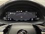 Skoda Kamiq 1.0 TSI Sportline Automaat (RS KUIPSTOELEN, VIRTUAL COCKPIT, APPLE CARPLAY, GROOT NAVI, STOELVERWARMING, ADAPTIVE CRUISE, GETINT GLAS, ZWART HEMEL, NIEUWSTAAT)