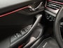 Skoda Kamiq 1.0 TSI Sportline Automaat (RS KUIPSTOELEN, VIRTUAL COCKPIT, APPLE CARPLAY, GROOT NAVI, STOELVERWARMING, ADAPTIVE CRUISE, GETINT GLAS, ZWART HEMEL, NIEUWSTAAT)