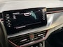Skoda Kamiq 1.0 TSI Sportline Automaat (RS KUIPSTOELEN, VIRTUAL COCKPIT, APPLE CARPLAY, GROOT NAVI, STOELVERWARMING, ADAPTIVE CRUISE, GETINT GLAS, ZWART HEMEL, NIEUWSTAAT)