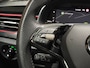 Skoda Kamiq 1.0 TSI Sportline Automaat (RS KUIPSTOELEN, VIRTUAL COCKPIT, APPLE CARPLAY, GROOT NAVI, STOELVERWARMING, ADAPTIVE CRUISE, GETINT GLAS, ZWART HEMEL, NIEUWSTAAT)