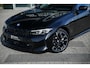 BMW 3-Serie Touring 330e xDrive M Sportpakket | Facelift | Trekhaak Active Cruise Controle | 19'' M- Lichtmetaal | Parking Assistant | Harman/kardon Surround Sound System |
