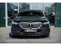 BMW 5-Serie Touring 530e xDrive | M Sportpakket | Trekhaak | Driving Assistant Professional |  Parking Assistant Plus | Bowers & Wilkins Surround Sound System | Innovation pack |  Equipment Package Professional | Adaptieve LED koplampen | Adaptieve Cruise Controle | 20" Lichtmetaal styling 939 M Bicolor Schwarzgrau | Comfort Access System |