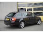 Skoda Octavia Combi 1.5 TSI 150PK! Automaat Business Edition BJ2020 Lmv 17" | Led | Pdc | Trekhaak | App-Connect | Navi | Climate control | Cruise control | RS-Sportstuur | Verwarmde voorstoelen | Extra getint glas