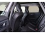 Volvo XC60 T6 Recharge AWD Plus Dark - Panorama/schuifdak - IntelliSafe Assist & Surround - 360º Camera - Harman/Kardon audio - Adaptieve LED koplampen - Verwarmde voorstoelen, stuur & achterbank - Parkeersensoren voor & achter - Elektr. bedienb. voorstoelen met geheugen - Draadloze tel. lader - Standkachel - Extra getint glas - Elektr. inklapbare trekhaak - 19' LMV