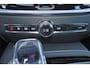 Volvo V60 T6 Recharge AWD Plus Dark - IntelliSafe Assist & Surround - 360º Camera - Harman/Kardon audio - Verwarmde voorstoelen, stuur & achterbank - Parkeersensoren voor & achter - Elektr. bedienb. voorstoelen met geheugen - Elektr. inklapbare trekhaak - 18' LMV