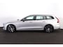 Volvo V60 T6 Recharge AWD Plus Dark - IntelliSafe Assist & Surround - 360º Camera - Harman/Kardon audio - Verwarmde voorstoelen, stuur & achterbank - Parkeersensoren voor & achter - Elektr. bedienb. voorstoelen met geheugen - Elektr. inklapbare trekhaak - 18' LMV
