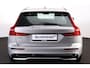Volvo V60 T6 Recharge AWD Plus Dark - IntelliSafe Assist & Surround - 360º Camera - Harman/Kardon audio - Verwarmde voorstoelen, stuur & achterbank - Parkeersensoren voor & achter - Elektr. bedienb. voorstoelen met geheugen - Elektr. inklapbare trekhaak - 18' LMV