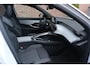 Peugeot 5008 1.2 Hybrid 145pk e-DCS6 GT 7 Persoons | Navi | App Connect | Adaptive Cruise | Panoramadak | Camera | Keyless | Stoelverwarming | Elektrische Achterklep | PDC