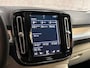 Volvo XC40 1.5 T4 Recharge Inscription 211Pk Automaat (APPLE CARPLAY, GROOT NAVI, LEDER, STOELVERWARMING, SPORTSTOELEN, CAMERA, KEYLESS, NIEUWSTAAT)