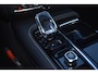 Volvo V60 T6 Plug-in hybrid AWD Plus Dark | Trekhaak | 360 graden camera | Verwarmbare voorstoelen, achterbank en stuurwiel | Premium audio by Harman Kardon | Adaptieve cruise control | Keyless | Elektrische achterklep