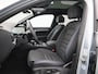 Volkswagen Touareg 3.0 TSi eHybrid 4MOTION R Origineel Nederlands | 1e Eigenaar | Luchtvering | Comfort Pakket | Multimedia Pakket | Trekhaak elektrisch inklapbaar incl. Trailer Assist' | Zijruiten van gelaagd veiligheidsglas; geluiddempend; achterruit en zijruiten achter getint | Servosluiting portieren