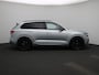 Volkswagen Touareg 3.0 TSi eHybrid 4MOTION R Origineel Nederlands | 1e Eigenaar | Luchtvering | Comfort Pakket | Multimedia Pakket | Trekhaak elektrisch inklapbaar incl. Trailer Assist' | Zijruiten van gelaagd veiligheidsglas; geluiddempend; achterruit en zijruiten achter getint | Servosluiting portieren