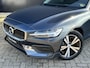 Volvo V60 2.0 B3 Essential Edition let op  5600 km    Adaptive cruise control/ nav/tel/ trekhaak