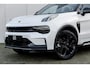 Lynk & Co 01 276PK More, Harman Kardon, 360 Graden camera, Actieve LED Koplampen, Schuif-/Kanteldak, Sfeerverlichting, Dodehoekassistent, Adaptieve Cruise Control, Stuurverwarming, Stoelverwarming, Bestuurdersstoel met geheugen, Getint glas, Elektrisch bedienbare achterklep, Draadloos telefoonoplader