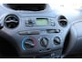 Toyota Yaris 1.3-16V VVT-i Luna Nieuwe Apk. Orginele km stand.