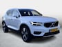 Volvo XC40 2.0 T4 / Elektrische Trekhaak / Stoelverwarming / 360° Camera / Cruise control / Navigatie / Keyless / Leder / Full LED / 1e Eigenaar /