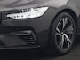 Volvo V90 T6 AWD Ultimate Dark PHEV 350pk Dealer O.H. | Panodak | Head Up | 360 Camera | Adaptive Cruise | Harman / Kardon | Lederen Sportstoelen Memory & Ventilatie | Keyless | Stoelen & Stuur Verwarmd | Apple Carplay | Virtual | DAB | Plug In Hybrid