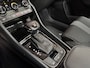 Skoda Karoq 1.0 TSI Sport Automaat (PANORAMADAK, APPLE CARPLAY, GROOT NAVI, CLIMATE, CAMERA, STOELVERWARMING, SPORTSTOELEN, GETINT GLAS, ADAPTIVE CRUISE, NIEUWE APK, NIEUWSTAAT)