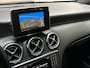 Mercedes-Benz A-klasse 180 Sport (NAVIGATIE, BLACK PACK, LEDER, GETINT GLAS, ZWART HEMEL, SPORTSTOELEN, PARKEERSENSOREN, CRUISE, NIEUWE APK, NIEUWSTAAT)