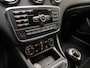Mercedes-Benz A-klasse 180 Sport (NAVIGATIE, BLACK PACK, LEDER, GETINT GLAS, ZWART HEMEL, SPORTSTOELEN, PARKEERSENSOREN, CRUISE, NIEUWE APK, NIEUWSTAAT)