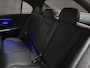 Mercedes-Benz C-klasse 300 e AMG Line 279Pk Automaat (PANORAMADAK, APPLE CARPLAY, GROOT NAVI, BURMESTER, CAMERA, SPORTSTOELEN, SFEERVERLICHTING, STOELVERWARMING, NIEUWSTAAT)